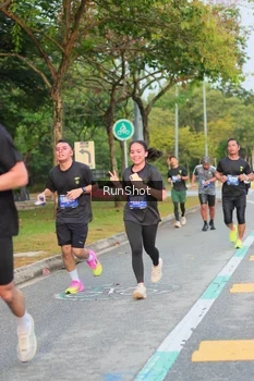 Runner Photo 5676343