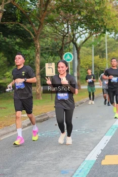 Runner Photo 5676345