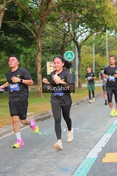 Runner Photo 5676350