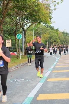Runner Photo 5676354