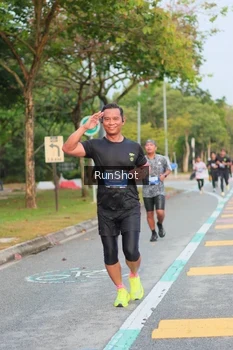 Runner Photo 5676359