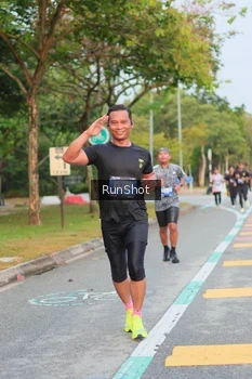 Runner Photo 5676360