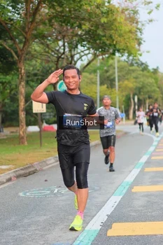 Runner Photo 5676365