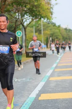 Runner Photo 5676367
