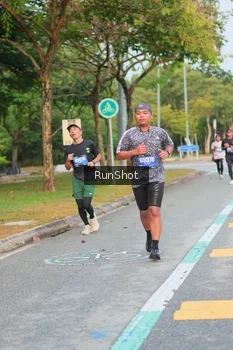 Runner Photo 5676374