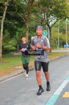 Runner Photo 5676387