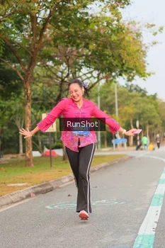 Runner Photo 5676395