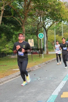 Runner Photo 5676405