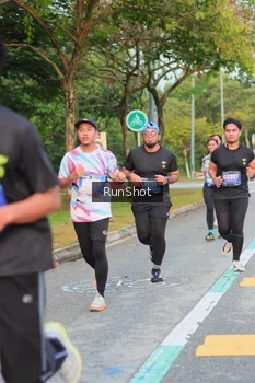 Runner Photo 5676420