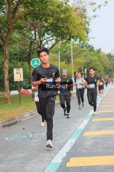 Runner Photo 5676421