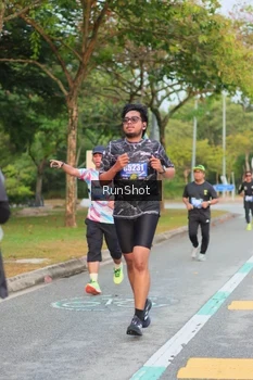 Runner Photo 5676549