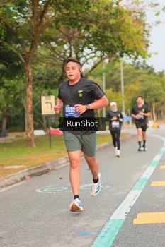 Runner Photo 5676568