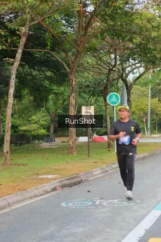 Runner Photo 5676575