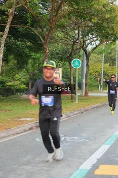 Runner Photo 5676579