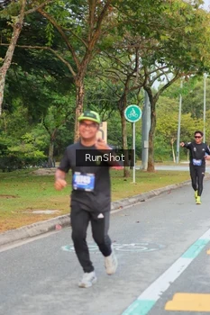 Runner Photo 5676596