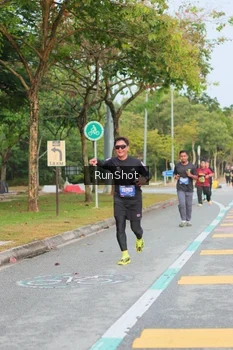 Runner Photo 5676597