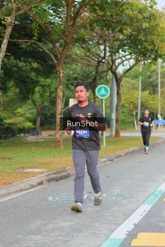 Runner Photo 5676615
