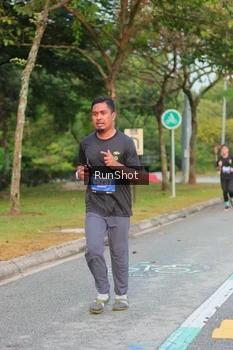 Runner Photo 5676621