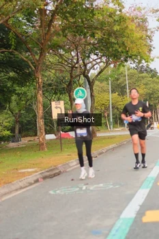 Runner Photo 5676660