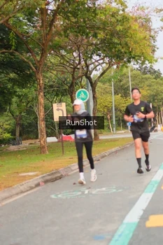 Runner Photo 5676672
