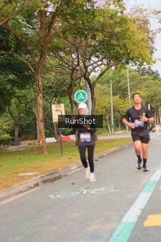 Runner Photo 5676673