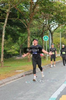 Runner Photo 5676709