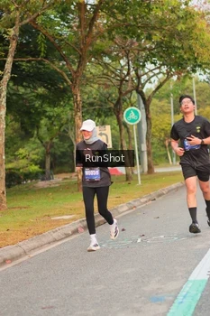 Runner Photo 5676749