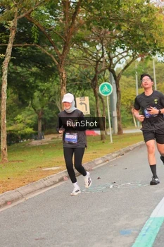 Runner Photo 5676760