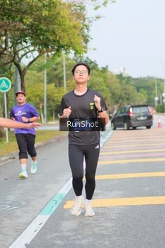 Runner Photo 5676796