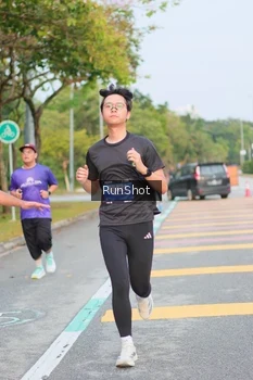 Runner Photo 5676798