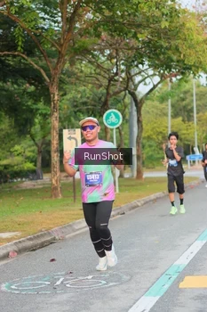 Runner Photo 5676874