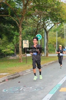 Runner Photo 5676895