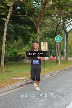 Runner Photo 5676974