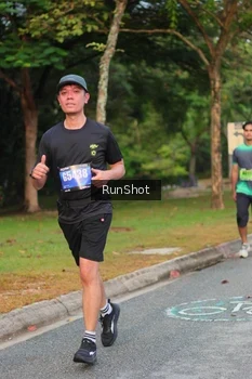 Runner Photo 5682024