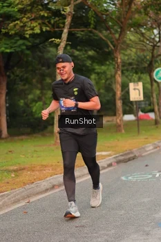Runner Photo 5682096