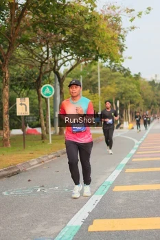 Runner Photo 5682415