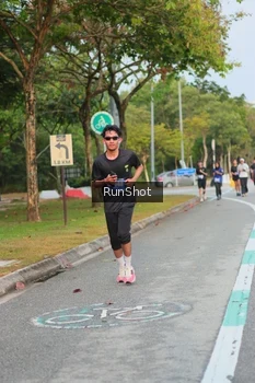 Runner Photo 5683432