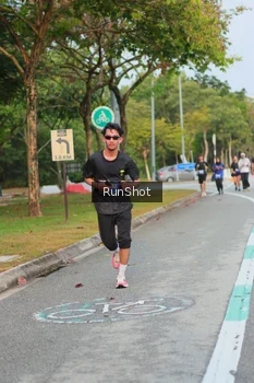 Runner Photo 5683435