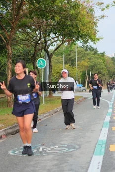 Runner Photo 5683595