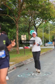 Runner Photo 5683640