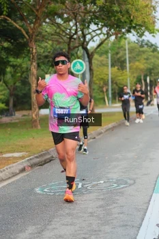 Runner Photo 5684371