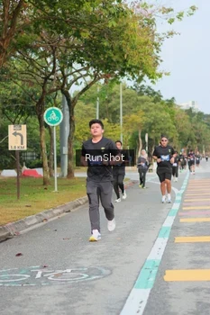 Runner Photo 5684672