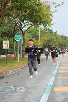 Runner Photo 5684673