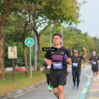 Runner Photo 5684924