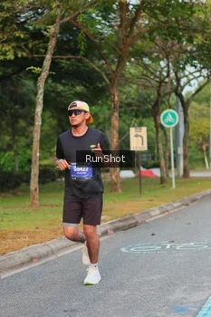 Runner Photo 5685001