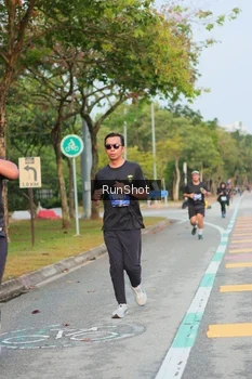 Runner Photo 5685135