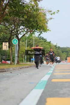 Runner Photo 5685927