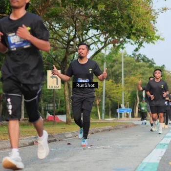 Runner Photo 5686000