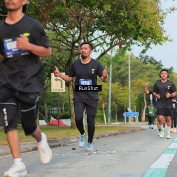 Runner Photo 5686003