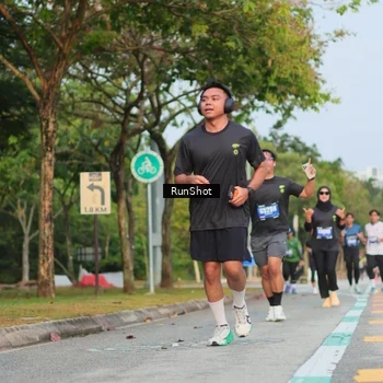 Runner Photo 5686040